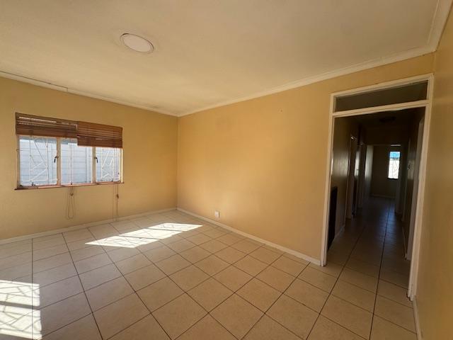 To Let 3 Bedroom Property for Rent in Bothasig Western Cape